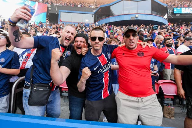 People enjoy after PSG won the LDC against Arsenal, Parc des Princes, Paris, France, on 30 may, 2026. 30 05 2026-Paris, FRANCE. LIONEL URMAN BESTIMAGE Paris France  Copyright: xLIONELxURMANxx xBESTIMAGExLIONELxURMANxx xBESTIMAGEx