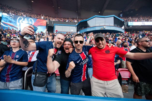 People enjoy after PSG won the LDC against Arsenal, Parc des Princes, Paris, France, on 30 may, 2026. 30 05 2026-Paris, FRANCE. LIONEL URMAN BESTIMAGE Paris France  Copyright: xLIONELxURMANxx xBESTIMAGExLIONELxURMANxx xBESTIMAGEx