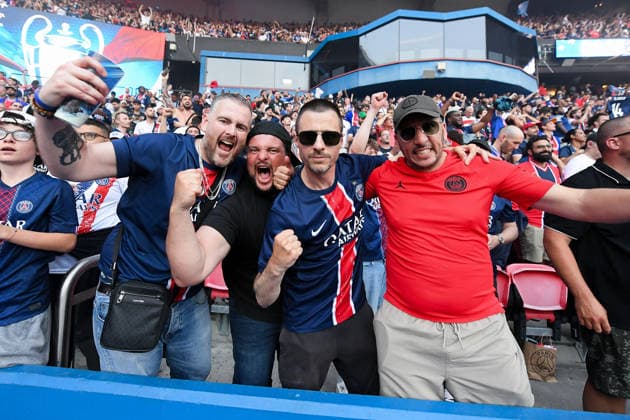 People enjoy after PSG won the LDC against Arsenal, Parc des Princes, Paris, France, on 30 may, 2026. 30 05 2026-Paris, FRANCE. LIONEL URMAN BESTIMAGE Paris France  Copyright: xLIONELxURMANxx xBESTIMAGExLIONELxURMANxx xBESTIMAGEx