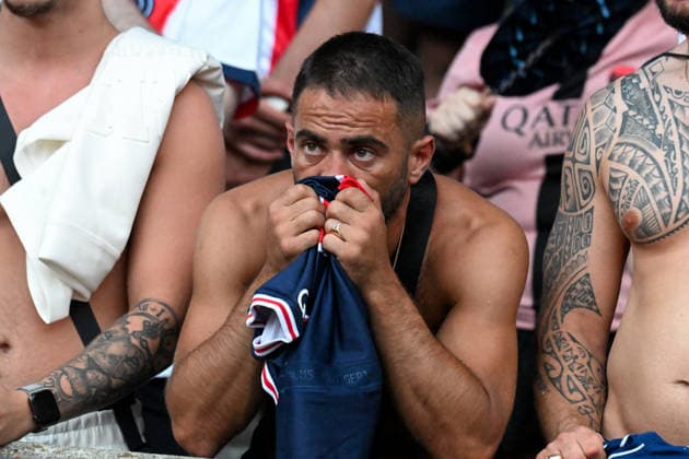 People enjoy after PSG won the LDC against Arsenal, Parc des Princes, Paris, France, on 30 may, 2026. 30 05 2026-Paris, FRANCE. LIONEL URMAN BESTIMAGE Paris France  Copyright: xLIONELxURMANxx xBESTIMAGExLIONELxURMANxx xBESTIMAGEx