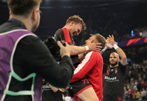 photo Cheering after the final whistle by the players from Melsungen , here Timo Kastening celebrates with David MANDIC Handball Men on Sat 30 05 2026 Mens EHF European League , Final Four in Hamburg SG Flensburg Melsungen, Semifinal