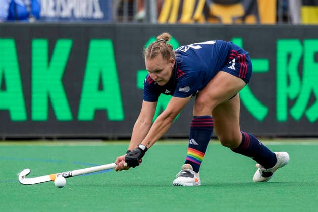 Stine Kurz MHC, 27, Captain, on the ball, cropped, full body, single picture, single photo, action, action, 30 05 2026, Bonn Germany , Hockey, German Championship, semi-final, Women, Mannheimer HC Harvestehuder THC xozx