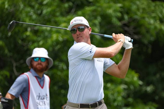 FORT WORTH, TX - MAY 30: Ben Griffin (USA) hits from the 12th tee during the third round of the Charles Schwab Challenge on May 30, 2026 at Colonial Country Club in Fort Worth, TX. (Photo by George Walker Icon Sportswire) GOLF: MAY 30 PGA, Golf Herren Charles Schwab Challenge EDITORIAL USE ONLY Icon26053041