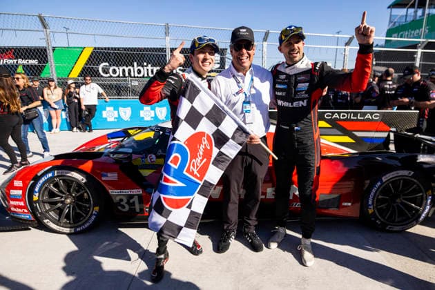 AUTO - IMSA - DETROIT SPORTS CAR CLASSIC 2026 31 AITKEN Jack (gbr), BAMBER Earl (nzl), Cadillac Whelen, Cadillac V-Series.R, celebrates their win with REUSS Mark, President of General Motors, portrait during the Chevrolet Detroit Sports Car Classic, 5th round of the 2026 2026 IMSA SportsCar Championship, on the Streets of Detroit, from May 29 to 31, 2026 in Detroit, Michigan, United States of America - DetroitUnited States  Copyright: xJULIENxDELFOSSEx