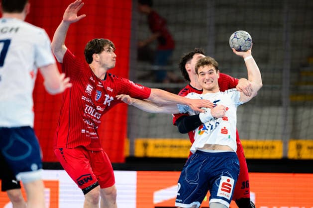 Bietigheim HBL 25 26 SG BBM Bietigheim VfL Potsdam v li Fynn Nicolaus Bietigheim , Florian Budde Potsdam , Jonathan Fischer Bietigheim Bietigheim Bissingen Egetrans Arena Baden Württemberg Germany