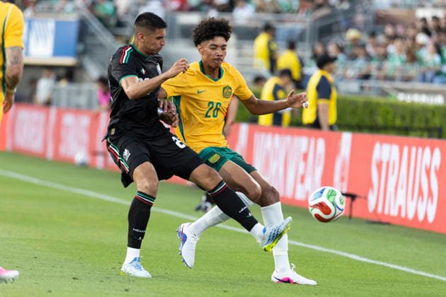 May 30, 2026, Pasadena, California, USA: MexicoÃ¢â‚¬â ¢s Guillermo Martinez (22) and Australia s Lucas Herrington (26) vie for the ball during a MexTour Sendoff Match at Rose Bowl on Saturday, May 30, 2026 in Pasadena, Calif. MexTour Sendoff Match: Mexico Vs Australia  - ZUMAc68_ 20260530_zaf_c68_006 Copyright: xRingoxChiux