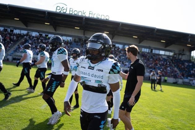 30 05 2026, xhfmx, American Football EFA European Football Alliance, Frankfurt Galaxy Munich Ravens Einlauf Munich Ravens, Bijon Harris Munich Ravens, 21 DFL DFB REGULATIONS PROHIBIT ANY USE OF PHOTOGRAPHS as IMAGE SEQUENCES and or QUASI VIDEO Frankfurt am Main