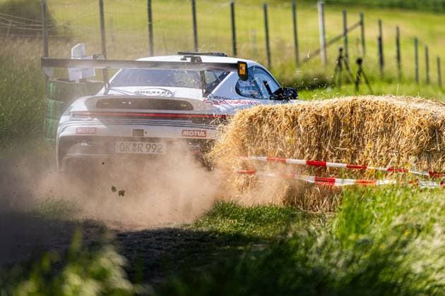 30 05 2026, GER, Motorsport Rallyesport, Maenner Frauen, Saison 2026, 61 RSC Rallye Wartburg RSC Rallye Super Cup powered by Carunion org MC Eisenach Team Motopark ZELTNER, Ruben DEU WINDISCH, Thomas DEU Porsche 992 GT3 Rally GT On Saturday afternoon, the drivers entered the last special stage Flachsgrund powered by Formella Bau GmbH 99817 Eisenach Festplatz Spicke Thüringen Germany