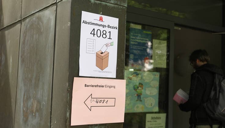 Entrance to the canteen of the Adolph Schönfelder School, which was the voting center for the referendum on Hamburgs bid for the Olympic Games and Paralympics on May 31 Barmbek Hamburg