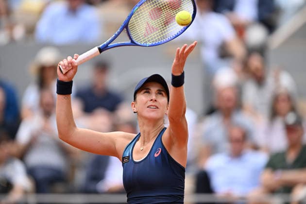 2026 French Open, Roland-Garros - Day 8 PARIS, FRANCE - MAY 31: Belinda Bencic of Switzerland in action against Elina Svitolina (not seen) of Ukraine during their Women s Singles fourth round match on Day Eight of the 2026 French Open tennis tournament at the Roland-Garros Complex in Paris on May 31, 2026. Mustafa Yalcin Anadolu Paris France. Editorial use only. Please get in touch for any other usage.  Copyright: x2026xAnadoluxMustafaxYalcinx