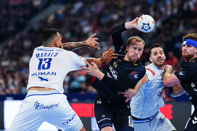 Rogerio Moraes Ferreira Montpellier Handball, 13 , Simon Pytlick SG Flensburg Handewitt, 02 GER, Montpellier Handball vs SG Flensburg Handewitt, Handball, EHF European League, Match for 3rd place, 2025 2026 season, 31 05 2026 GER, Montpellier Handball vs SG Flensburg Handewitt, Handball, EHF European League, Match for 3rd place, 2025 2026 season, 31 05 2026 Hamburg Copyright: xEibner-Pressefoto MarcelxvonxFehrnx EP_MFN