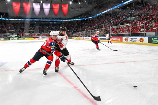 ZURICH, SWITZERLAND MAY 31 Petter Vesterheim of Norway and Ryan O™Reilly of Canada in a battle for the puck during the 2026 IIHF Ice Hockey World Championship Switzerland Bronze medal game between Canada and Norway at Swiss Life Arena on May 31, 2026 in Zurich, Zurich Zurich Swiss Life Arena Zurich Switzerland Switzerland Copyright: xJustPictures.ch AndreaxBrancax jp-en-EuSpIm-JP7_ANB_FinCze_31052026_8013