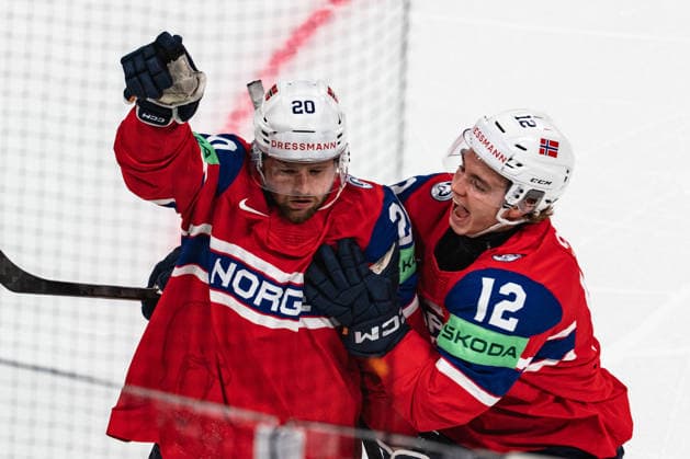 ZURICH, ZURICH - MAY 31: Emilio Pettersen and Noah Steen of Norway celebrate during the Bronze Medal Game between Canada and Norway of the 2026 IIHF World Championship, WM, Weltmeisterschaft at Swiss Life Arena on May 31, 2026 in Zurich, Zurich, Switzerland. Copyright: xLivioxBaeriswylx xSPPx Sportspressphoto_SPR157726