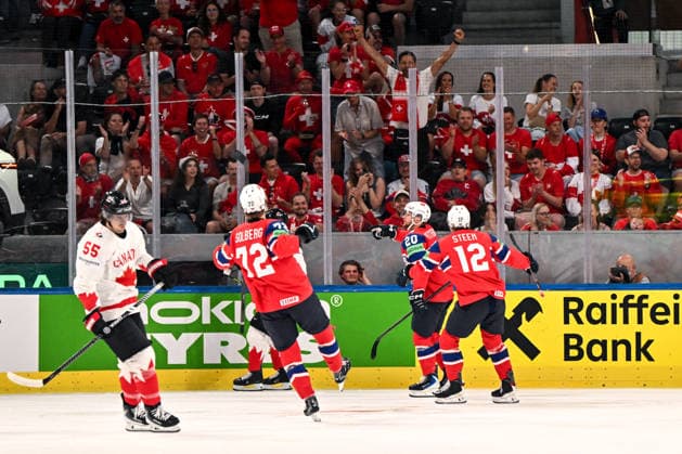 ZURICH, SWITZERLAND MAY 31 Emilio Pettersen of Norway C celebrates his goal with Stian Solberg of Norway L and Noah Steen of Norway R during the 2026 IIHF Ice Hockey World Championship Switzerland Bronze medal game between Canada and Norway at Swiss Life Arena on May 31, 2026 in Zurich, Zurich Zurich Swiss Life Arena Zurich Switzerland Switzerland Copyright: xJustPictures.ch AndreaxBrancax jp-en-EuSpIm-JP7_ANB_FinCze_31052026_7262