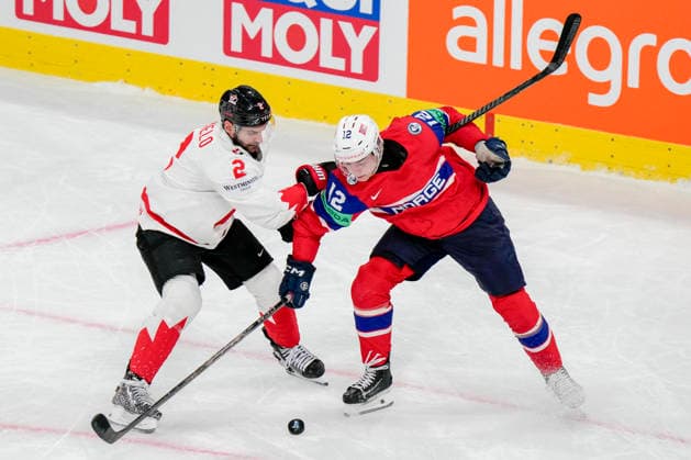 ZURICH, SWITZERLAND MAY 31 Noah Steen of Norway R against Dylan Demelo of Canada L during the 2026 IIHF Ice Hockey World Championship Switzerland Bronze medal game between Canada and Norway at Swiss Life Arena on May 31, 2026 in Zurich, Zurich Zurich Swiss Life Arena Zurich Switzerland Copyright: xJustPictures.ch JarixPestelaccix jp-en-EuSpIm-JP6_JAR_Canada_Norway_31May2026_00064