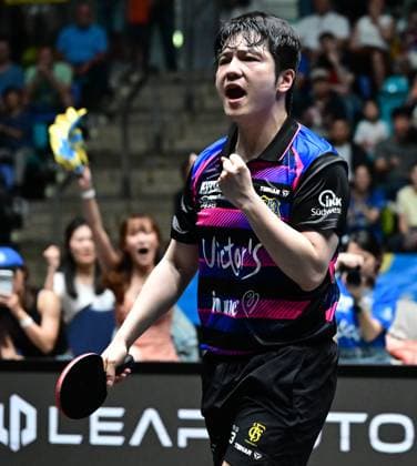 Olympic champion Fan Zhendong leads 1 FC Saarbrücken TT to German championship in Frankfurt The Chinese Olympic champion Fan Zhendong from 1 FC Saarbrücken TT scores the decisive point against his future club Borussia Düsseldorf in the final of the TTBL Final Four in Frankfurt am Main in the Süwag Energie Arena on May 31, 2026 with a victory over Kanak Jha to win 3 1 and the Saarbrücken championship l Frankfurt am Main Hessen Germany