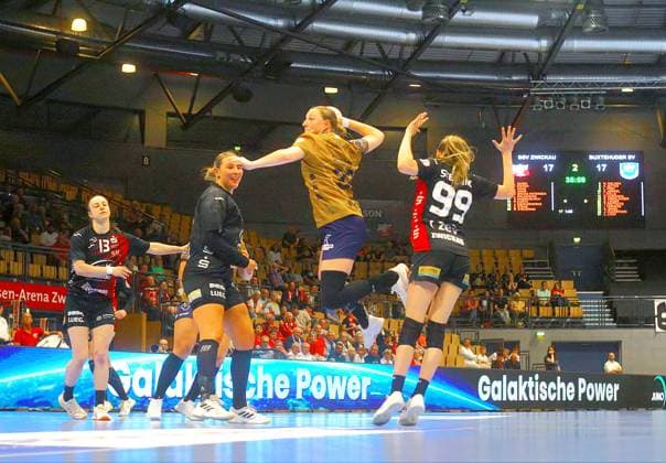 Goal throw by Isa Ternede Buxtehude Handball Women 1 Bundesliga Play off Round BSV Sachsen Zwickau Buxtehuder SV on 31 5 2026 at Sparkassen Arena Zwickau BSV Sachsen Zwickau Buxtehuder SV