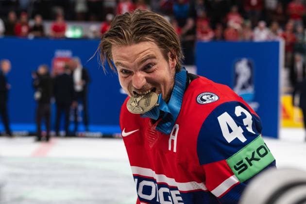 ZURICH, ZURICH - MAY 31: Max Krogdahl of Norway poses with his bronze medal following the Bronze Medal Game between Canada and Norway of the 2026 IIHF World Championship, WM, Weltmeisterschaft at Swiss Life Arena on May 31, 2026 in Zurich, Zurich, Switzerland. Copyright: xLivioxBaeriswylx xSPPx Sportspressphoto_SPR157910