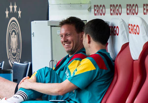 Good mood with Julian Nagelsmann Germany, head coach, coach in conversation with Benjamin Glück Germany, co-coach Germany Finland, football, international World Cup test match, MEWA Arena Mainz, 31 05 2026 IMPORTANT NOTE In accordance with the regulations of the DFL German Football League and the DFB German Football Association, it is prohibited to use or have used photographs taken in the stadium and or of the match in the form of sequential images and or video-like photo series Copyright: HMBxMedia xMarcoxBader