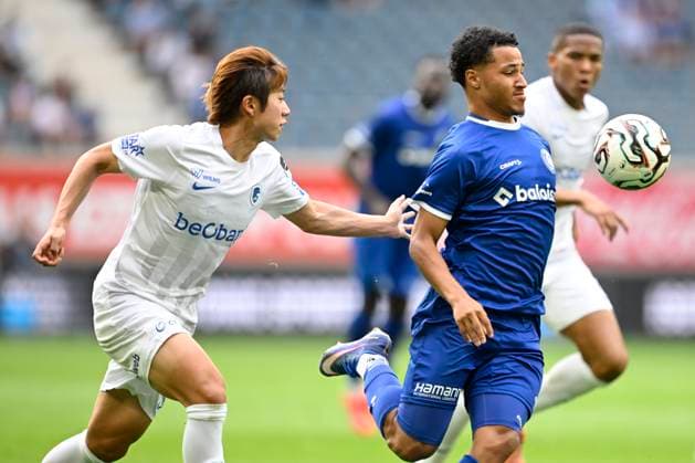 KAA Gent v KRC Genk - Jupiler Pro League Europe Play-Off Decider GENT, BELGIUM - MAY 31 : Sonko Momodou forward of KAA Gent is been chased by Yokoyama Ayumu forward of KRC Genk during the Jupiler Pro League Europe Play-Off decider match with the last European Conference League ticket at stake between KAA Gent and KRC Genk on May 31, 2026 in Gent, Belgium, 31 05 2026 Gent Belgium  Copyright: xNicoxVereeckenx