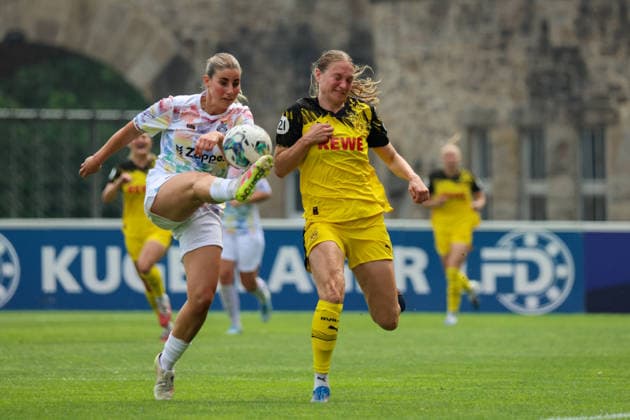 Dortmund, Germany 31 May 2026 Regionalliga West Women 26 Matchday BVB Women vs Vorwärts Spoho Cologne Women In the picture from left in the duel Emma Kremer Vorwärts Spoho and Annika Enderle BVB Copyright: HMBxMedia MadeleinexFantini