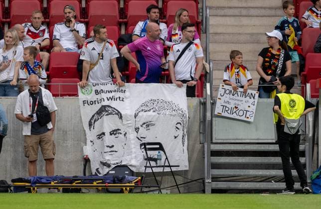 Soccer, Men, Season 2025 2025, International match in Mainz, Germany Finland, German fans with drawing by Florian Wirtz Germany , 31 05 2026, Copyright: xMatthiasxKochx