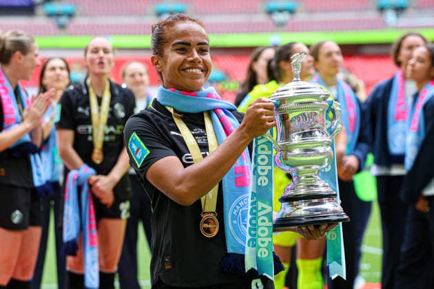 LONDON, ENGLAND - May 31: Mary Fowler of Manchester City with the FA Cup trophy during the Adobe Womens FA Cup Final match between Brighton and Hove Albion and Manchester City at Wembley Stadium, May 31 in London, England Copyright: xNataliexMincher SPPx Sportspressphoto_SPR158031