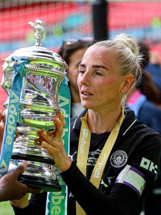 LONDON, ENGLAND - May 31: Alex Greenwood of Manchester City with the FA Cup trophy during the Adobe Womens FA Cup Final match between Brighton and Hove Albion and Manchester City at Wembley Stadium, May 31 in London, England Copyright: xNataliexMincher SPPx Sportspressphoto_SPR158034