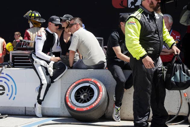 Mick Schumacher GER Honda 47 is comforted by girlfriend Clara Ramos POR and Drik Müller GER consultant after the race, GP Detroit, Michigan, USA, 31 05 2026, Indycar Series, US Motorsport, Rahal lettermann Lanigan Racing