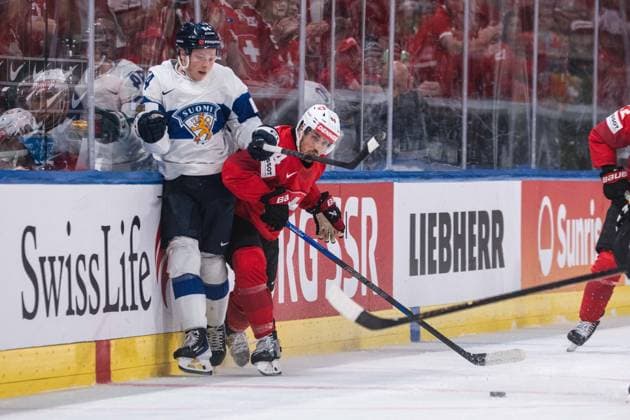ZURICH, ZURICH - MAY 31: Konsta Helenius of Finland battles with Pius Suter of Switzerland during the Gold Medal Game between Switzerland and Finland of the 2026 IIHF World Championship, WM, Weltmeisterschaft at Swiss Life Arena on May 31 Copyright: xLivioxBaeriswylx xSPPx Sportspressphoto_SPR158132