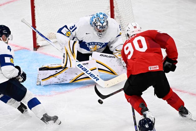 LKS 20260531 90 Roman Josi of Switzerland eyes the puck with goalkeeper 31 Justun Annunen and 4 Mikko Lehtonen of Finland during the 2026 IIHF Ice hockey, Eishockey World Championships final match between Switzerland and Finland in Zurich on May 31, 2026. - RONI REKOMAA Zürich Switzerland nHLvQJT9W8I  Copyright: xRonixRekomaax nHLvQJT9W8I