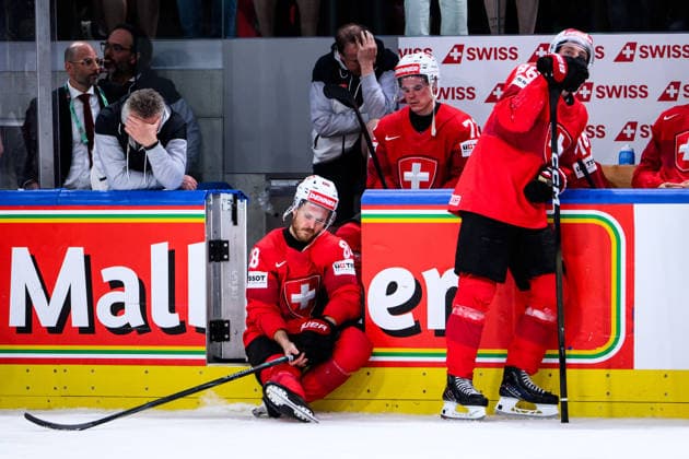 260531 Christoph Bertschy and Janis Moser of Switzerland looks dejected after the 2026 IIHF Ice Hockey World Championship final between Switzerland and Finland on May 31, 2026 in Zürich Photo Jesper Zerman BILDBYRAN kod JZ JZ0742 ishockey ice hockey ishockey vm 2026 vm 2026 iihf world championship final switzerland schweiz finland bbeng depp  Copyright: JESPERxZERMAN BB260531JZ206