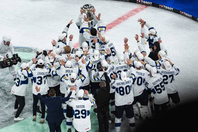 ZURICH, ZURICH - MAY 31: Finland players celebrate with the championship trophy following victory in the Gold Medal Game between Switzerland and Finland of the 2026 IIHF World Championship, WM, Weltmeisterschaft at Swiss Life Arena on May 31, 2026 in Zurich, Zurich, Switzerland. Copyright: xLivioxBaeriswylx xSPPx Sportspressphoto_SPR158317