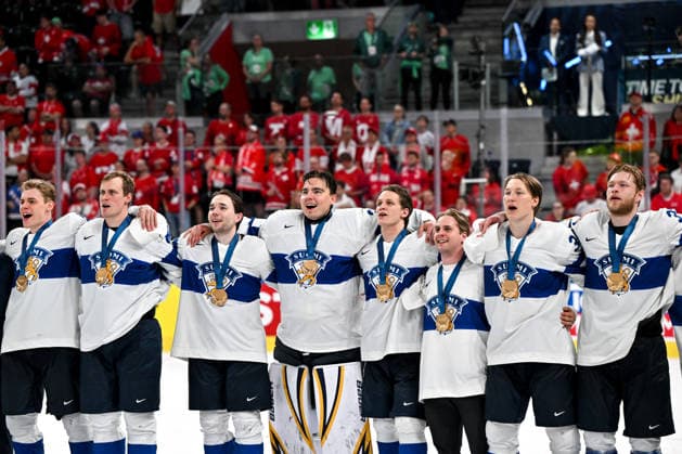 ZURICH, SWITZERLAND MAY 31 Finland celebrate the victory during the 2026 IIHF Ice Hockey World Championship Switzerland Gold Medal game between Switzerland and Finland at Swiss Life Arena on May 31, 2026 in Zurich, Zurich Zurich Swiss Life Arena Zurich Switzerland Copyright: xJustPictures.ch AndreaxBrancax jp-en-EuSpIm-JP7_ANB_SuiFin_31052026_1073