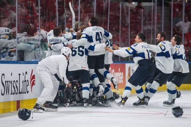 ZURICH, ZURICH - MAY 31: Finland players celebrate after the overtime game-winning goal during the Gold Medal Game between Switzerland and Finland of the 2026 IIHF World Championship, WM, Weltmeisterschaft at Swiss Life Arena on May 31, 2026 in Zurich, Zurich, Switzerland. Copyright: xLivioxBaeriswylx xSPPx Sportspressphoto_SPR158486