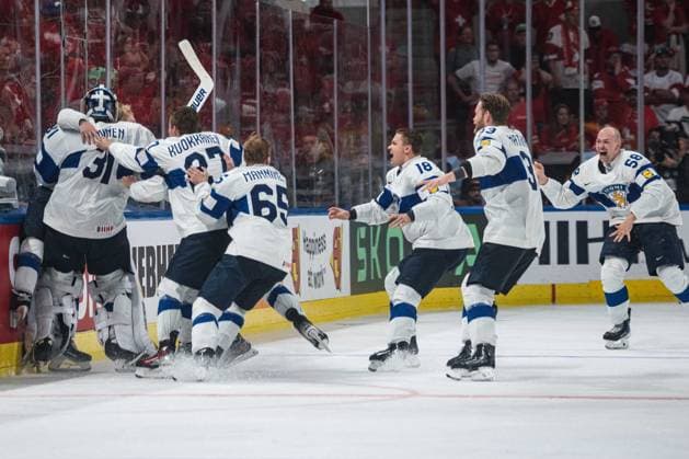 ZURICH, ZURICH - MAY 31: Finland players celebrate after the overtime game-winning goal during the Gold Medal Game between Switzerland and Finland of the 2026 IIHF World Championship, WM, Weltmeisterschaft at Swiss Life Arena on May 31, 2026 in Zurich, Zurich, Switzerland. Copyright: xLivioxBaeriswylx xSPPx Sportspressphoto_SPR158487