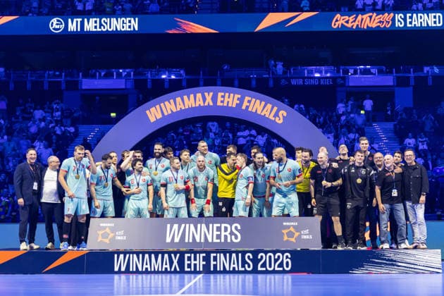 The Players of THW Kiel celebrate after the win during the handball final of the Winamax EHF Finals 2026 between THW Kiel and MT Melsungen at Barclays Arena on May 31, 2026 in Hamburg, Germany