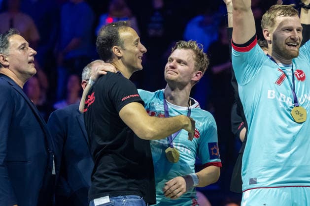 Coach Roberto Garcia Parrondo MT Melsungen and Timo Kastening MT Melsungen celebrate during the handball final of the Winamax EHF Finals 2026 between THW Kiel and MT Melsungen at Barclays Arena on May 31, 2026 in Hamburg, Germany