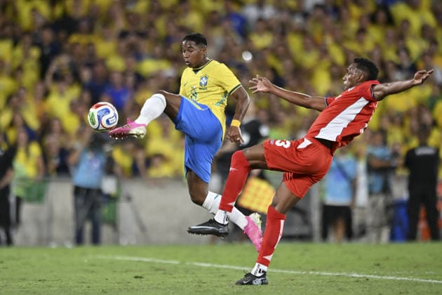 RIO DE JANEIRO, BRAZIL - MAY 31: Endrick of Brazil controls the ball under pressure from Jiovany Ramos of Panama during the International Friendly, Länderspiel, Nationalmannschaft match between Brazil and Panama at Maracana Stadium on May 31, 2026 in Rio de Janeiro, Brazil (Photo by Nayra Halm Sports Press Photo SPP) Copyright: xSportsxPressxPhotox Sportspressphoto_SPR158618