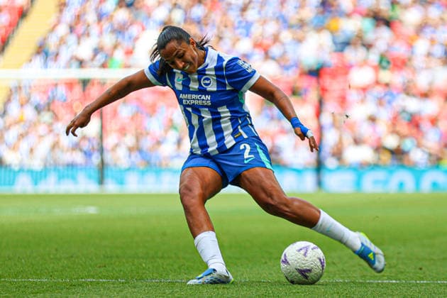 LONDON, ENGLAND - May 31: Manuela Catano of Brighton and Hove Albion crosses the ball during the Adobe Womens FA Cup Final match between Brighton and Hove Albion and Manchester City at Wembley Stadium, May 31 in London, England Copyright: xNataliexMincher SPPx Sportspressphoto_SPR158757