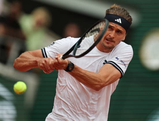 (260601) -- PARIS, June 1, 2026 -- Alexander Zverev hits a return during the men s singles 4th round match between Alexander Zverev of Germany and Jesper de Jong of the Netherlands at the French Open tennis tournament at Roland Garros, Paris, France, May 31, 2026. ) (SP)FRANCE-PARIS-TENNIS-FRENCH OPEN-MEN S SINGLES-4TH ROUND WuxHuiwo 