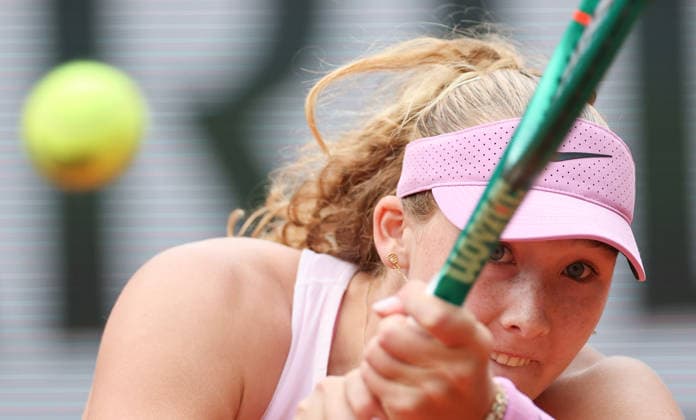 (260601) -- PARIS, June 1, 2026 -- Mirra Andreeva hits a return during the women s singles 4th round match between Mirra Andreeva of Russia and Jil Teichmann of Switzerland at the French Open tennis tournament at Roland Garros, Paris, France, May 31, 2026. ) (SP)FRANCE-PARIS-TENNIS-FRENCH OPEN-WOMEN S SINGLES-4TH ROUND WuxHuiwo 