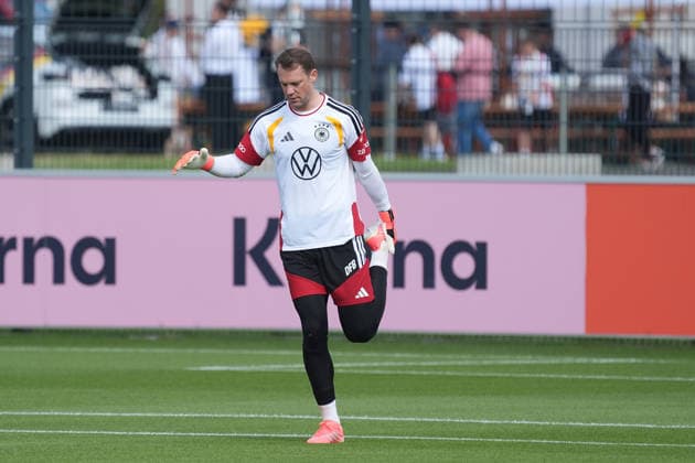Goalkeeper Manuel Neuer Germany Germany in rehab training Frankfurt 01 06 2026 German national team says goodbye to Germany with public training session
