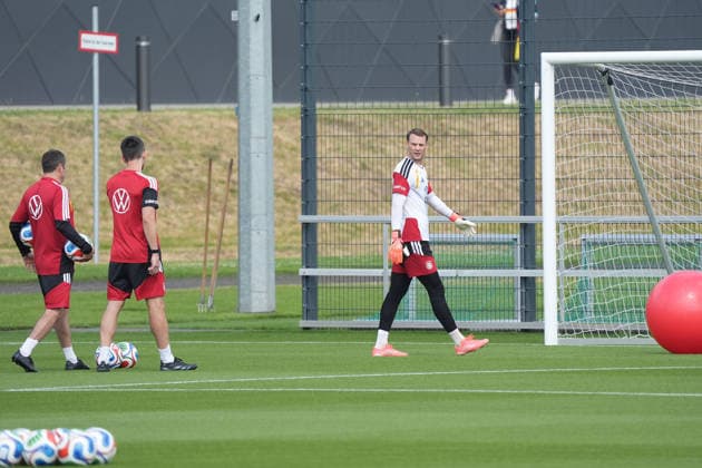 Goalkeeper Manuel Neuer Germany Germany in rehab training Frankfurt 01 06 2026 German national team says goodbye to Germany with public training session