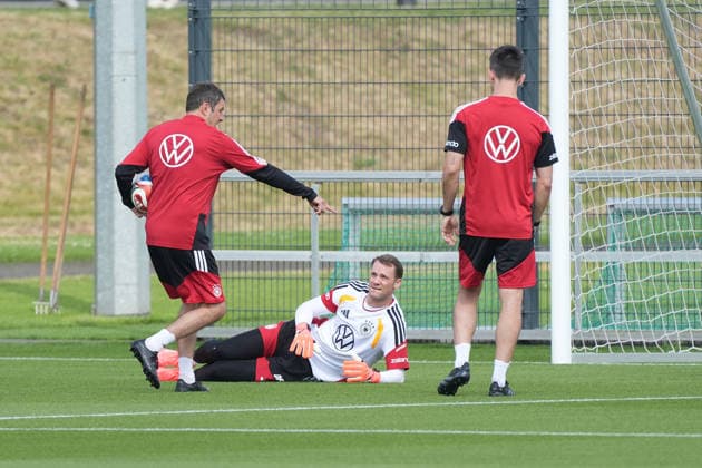 Goalkeeper Manuel Neuer Germany Germany in rehab training with goalkeeping coach Andreas Kronenberg Germany Germany Frankfurt 01 06 2026 German national team bids farewell to Germany with public training session