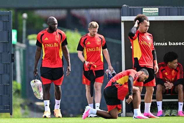 Belgium s Romelu Lukaku, Belgium s Kevin De Bruyne, Belgium s Youri Tielemans and Belgium s Arthur Theate pictured during a training session of Belgian national soccer team Red Devils, at the Proximus Basecamp in Tubize, on Monday 01 June 2026. The Red Devils are playing a friendly game in Croatia tomorrow, part of the preparations for the 2026 FIFA World Cup, WM, Weltmeisterschaft, Fussball DIRKxWAEM  x175601926x