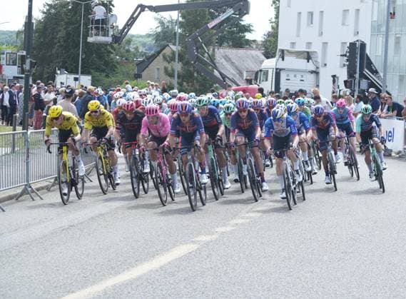 May 31, 2026, Laval, Bretagne, FRANCE: Pelotons during the of the Boucles de la Mayenne - Cro dit Mutuel, UCI ProSeries Cycling event, 3eme Etape Cosse le Vivien - Laval on 31 May 2026 in Laval, France: photos . 3eme Etape BOUCLE DE LA MAYENNE - 31 05 2026  - ZUMAl193 20260531_zsp_l193_058 Copyright: xLaurentxLairysx