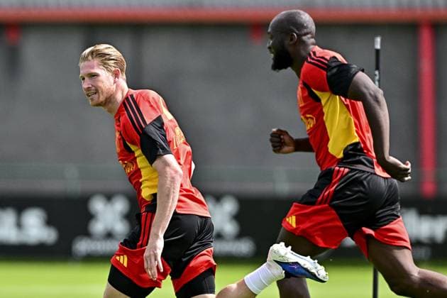 Belgium s Kevin De Bruyne and Belgium s Romelu Lukaku pictured during a training session of Belgian national soccer team Red Devils, at the Proximus Basecamp in Tubize, on Monday 01 June 2026. The Red Devils are playing a friendly game in Croatia tomorrow, part of the preparations for the 2026 FIFA World Cup, WM, Weltmeisterschaft, Fussball DIRKxWAEM  x175605971x