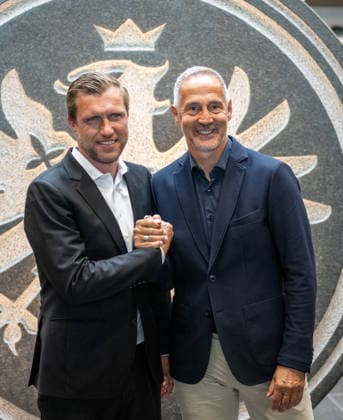 01 06 2026, xfux, Fussball 1 Bundesliga, Eintracht Frankfurt Press conference for the presentation of Adolf Adi Hütter Huetter as new head coach v l Sport Vorstand Markus Kroesche Krösche Director of Sports Eintracht Frankfurt , Trainer Adolf Adi Hütter Huetter Eintracht Frankfurt zautz DFL DFB REGULATIONS PROHIBIT ANY USE OF PHOTOGRAPHS as IMAGE SEQUENCES and or QUASI VIDEO Frankfurt am Main