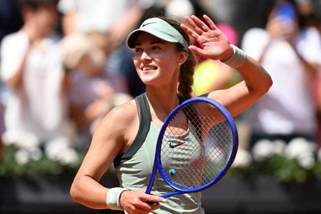 2026 French Open, Roland-Garros - Day 9 PARIS, FRANCE - JUNE 1: Anna Kalinskaya celebrates after winning the Women s singles fourth-round match on Day Nine of the 2026 French Open tennis tournament against Anastasia Potapova (not seen) of Austria at the Roland-Garros Complex in Paris, France, on June 1, 2026. Burak Akbulut Anadolu Paris France. Editorial use only. Please get in touch for any other usage.  Copyright: x2026xAnadoluxBurakxAkbulutx
